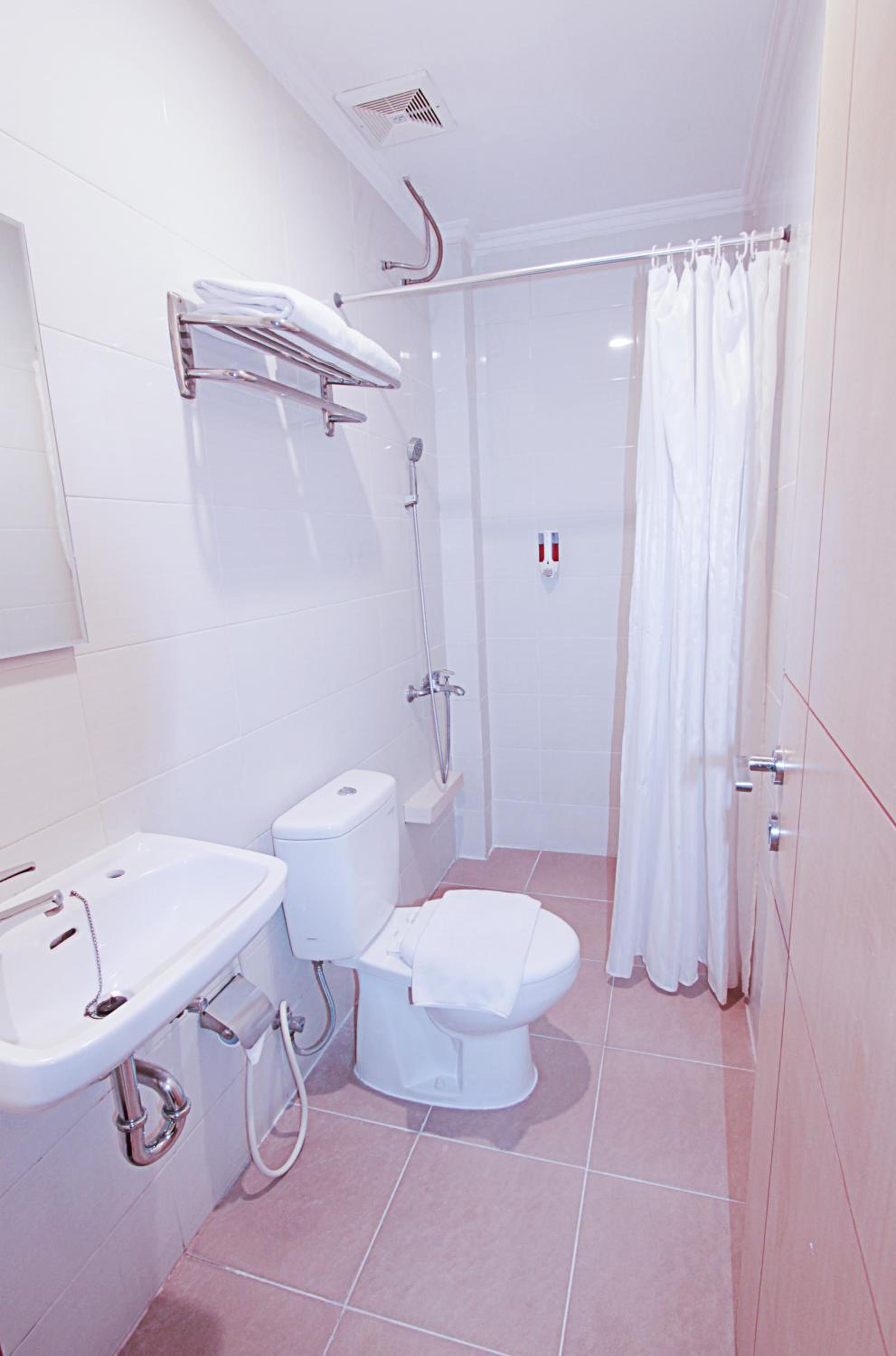 maleosan inn manado