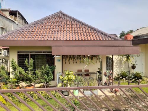 gio guesthouse bogor