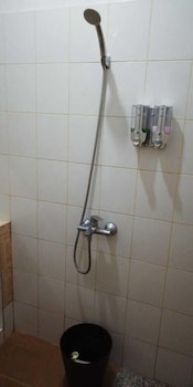 gio guesthouse bogor