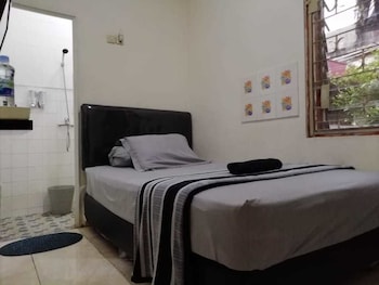 gio guesthouse bogor