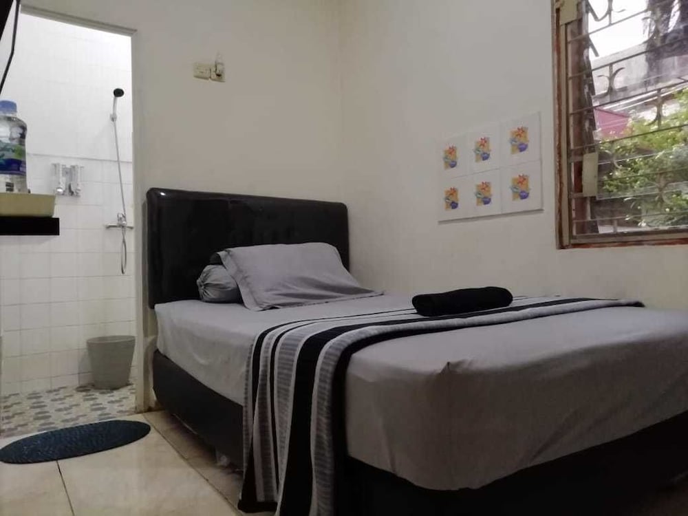 gio guesthouse bogor