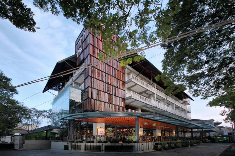 Hay Hotel Bandung,Jl. Trunojoyo No. 19 Bandung,3 star