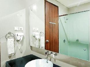 sutan raja hotel and convention palu