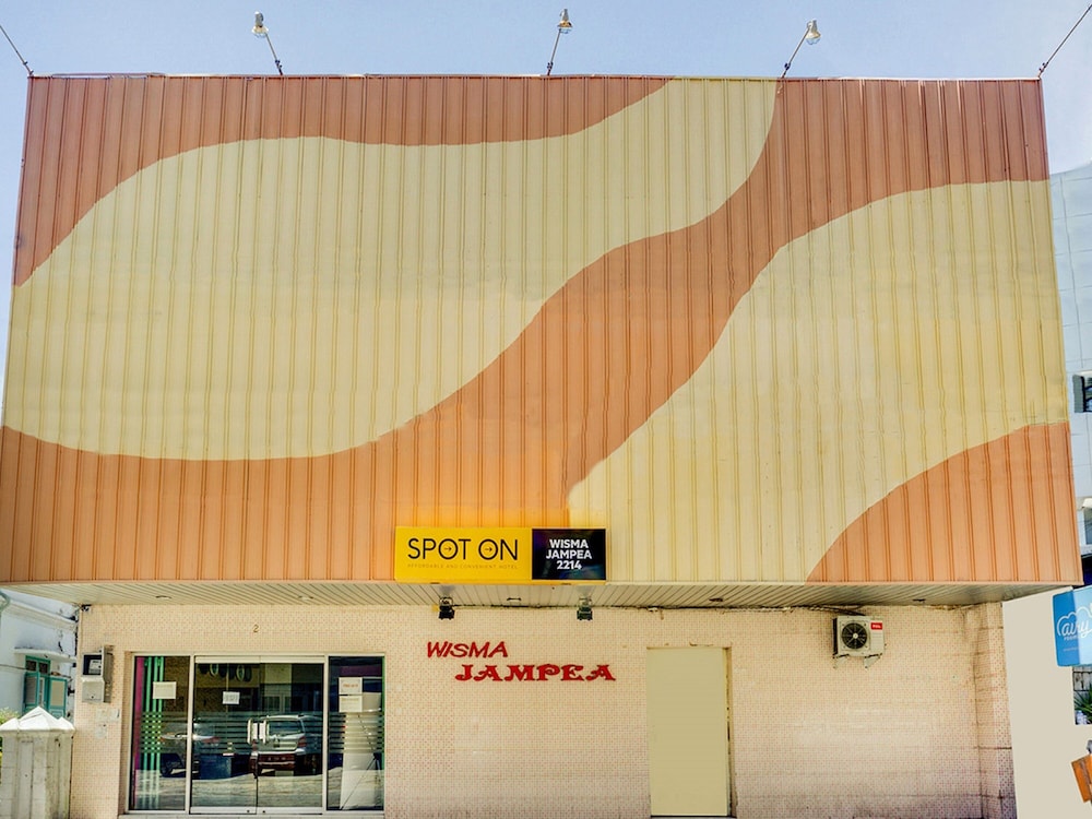 spot on 2214 wisma jampea