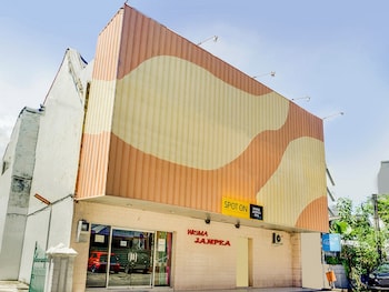 spot on 2214 wisma jampea