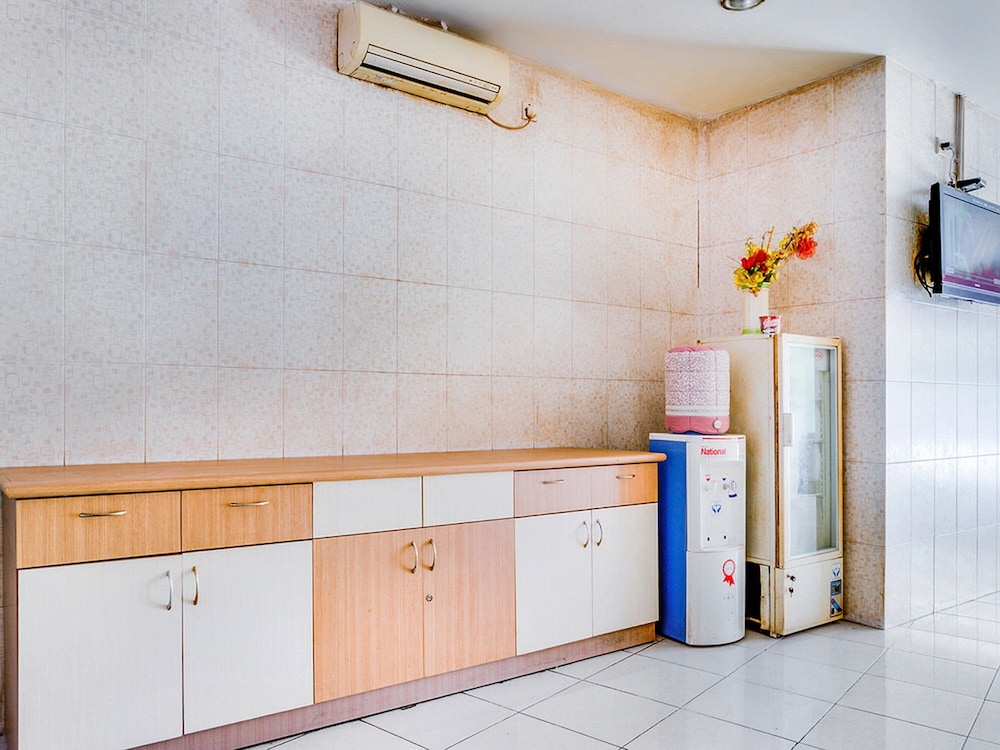 spot on 2214 wisma jampea