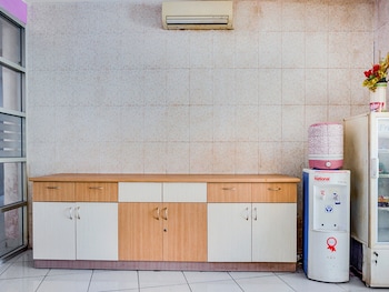 spot on 2214 wisma jampea