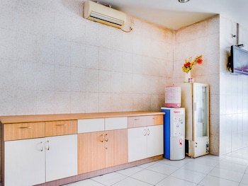 spot on 2214 wisma jampea