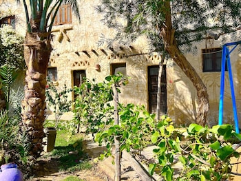 zad elmosafer guest house