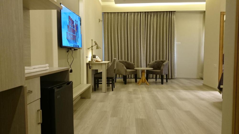 mango hotels naveen davangere