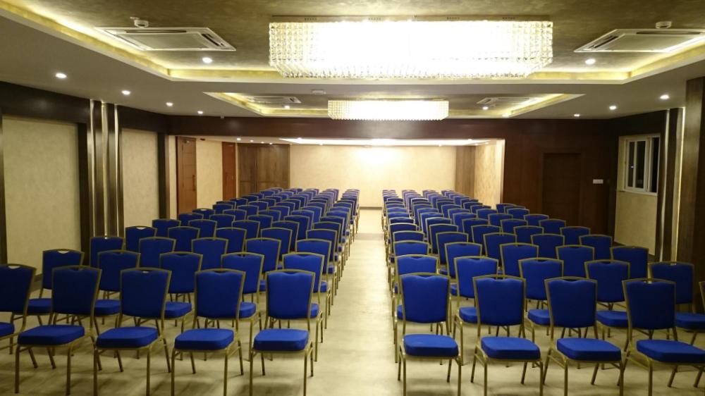 mango hotels naveen davangere