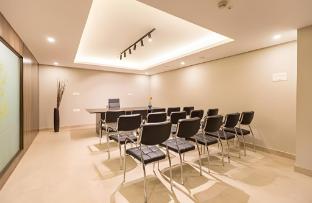 mango hotels naveen davangere