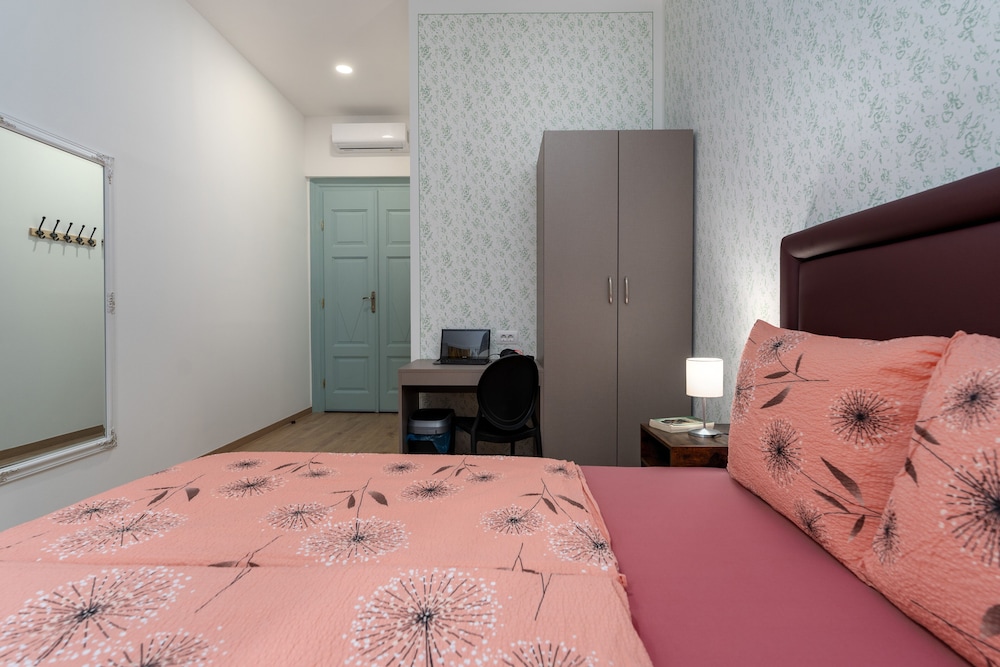 hostel antique