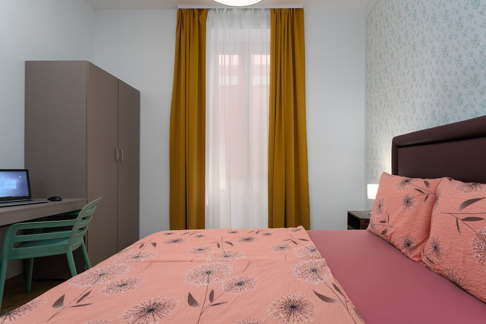 hostel antique