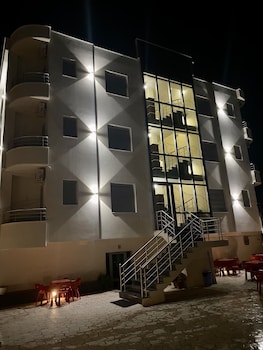 al hotel
