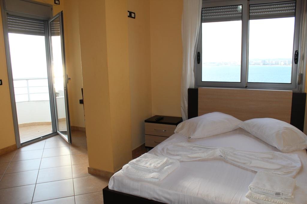 al hotel