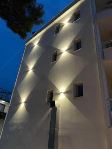al hotel