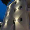 al hotel