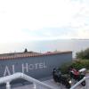 al hotel