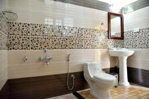 jungle palace homestay