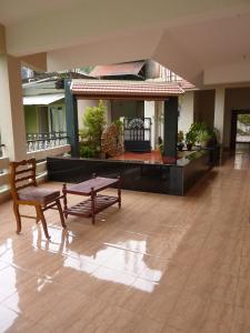 jungle palace homestay