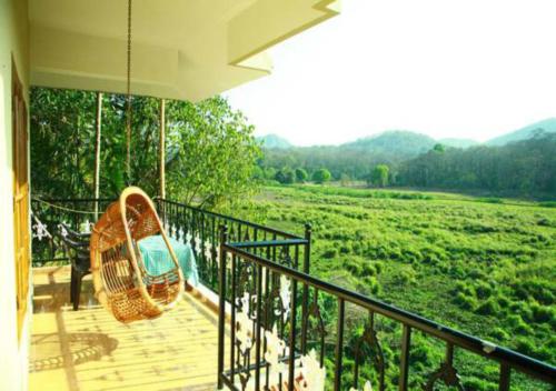 jungle palace homestay