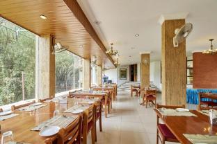 jungle palace homestay