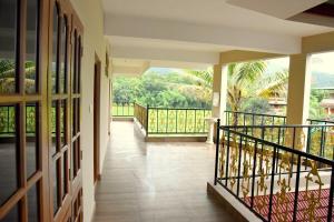 jungle palace homestay