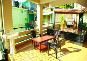 jungle palace homestay