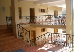 jungle palace homestay