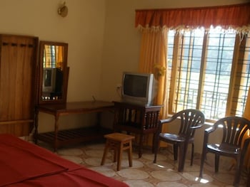 jungle palace homestay