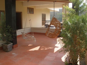 jungle palace homestay