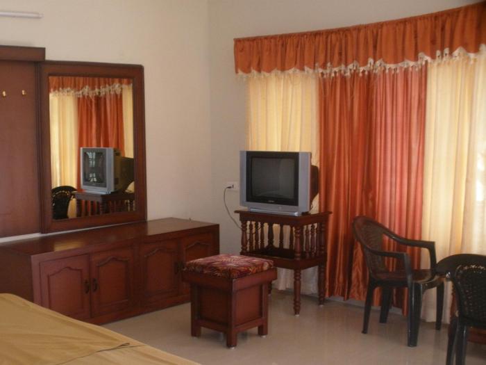 jungle palace homestay