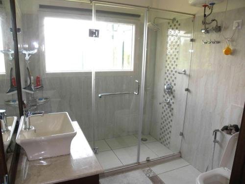 mountain crest hotel