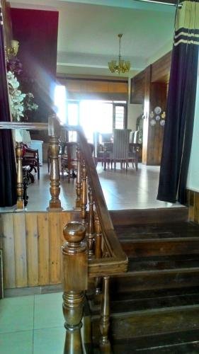 mountain crest hotel