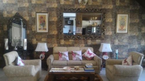 mountain crest hotel