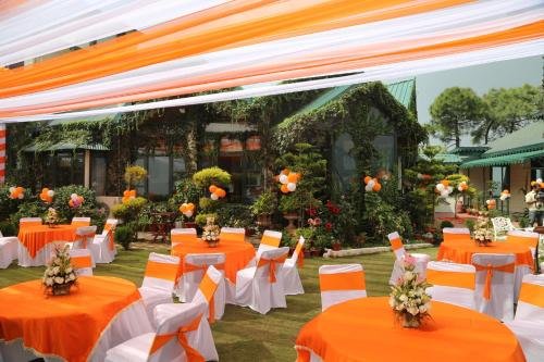 mountain crest hotel