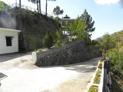 mountain crest hotel