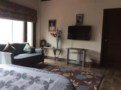 mountain crest hotel