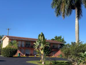 contys motel