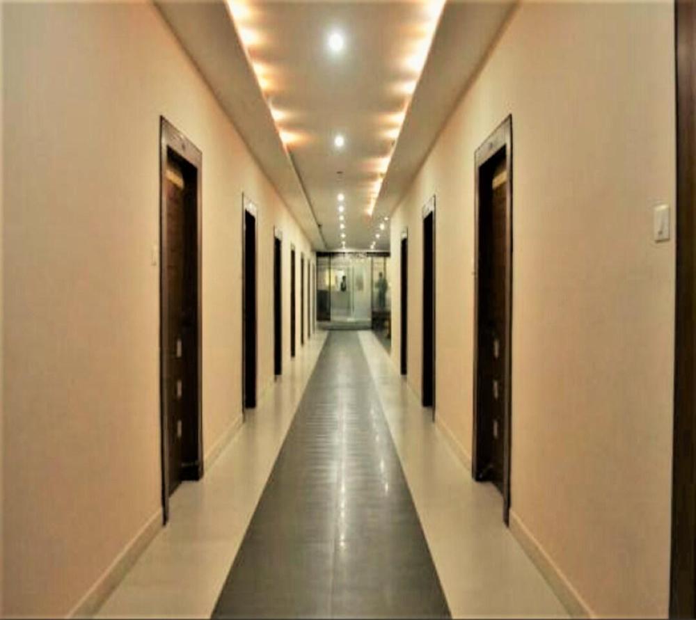 hotel vinayak palace