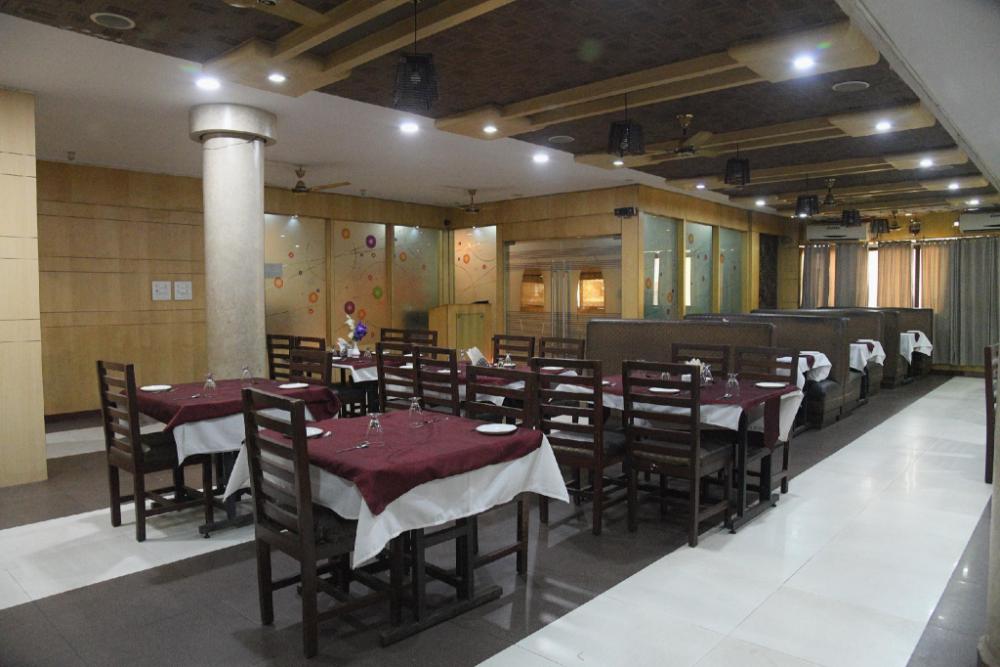 hotel vinayak palace