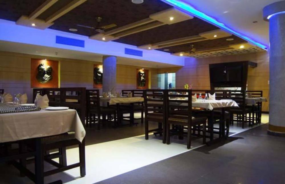 hotel vinayak palace