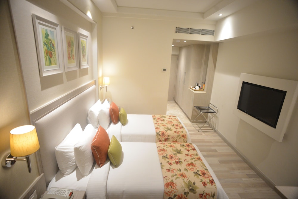 efcee sarovar portico bhavnagar