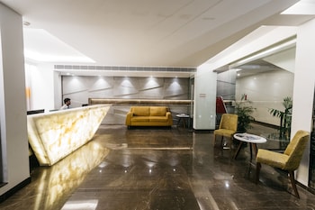 the royale senate race course