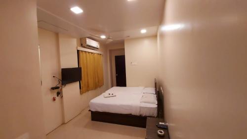 hotel rigga inn kokilaben dhirubhai ambani hospital