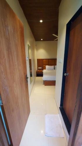 hotel rigga inn kokilaben dhirubhai ambani hospital