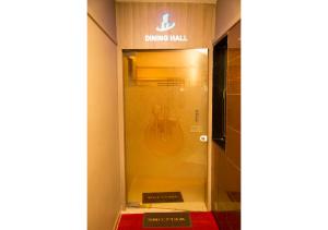 ashok deluxe apartments