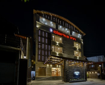 clarks inn srinagar