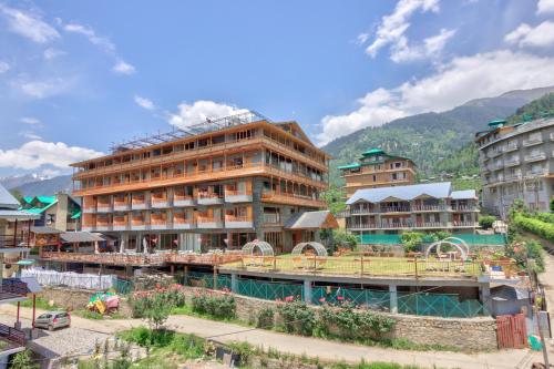 Snow Flakes Resort And Spa Centrally Heated Luxury Resort, Shuru, Manali,4 star